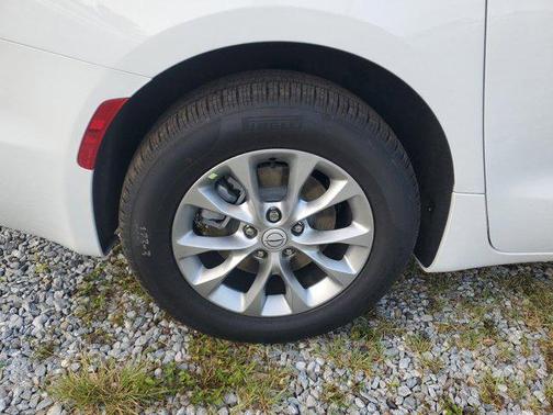 2025 Chrysler Pacifica L