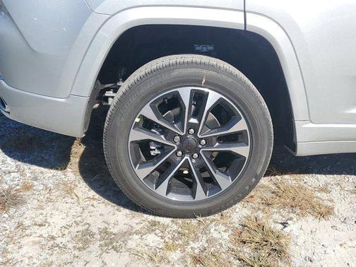 2025 Jeep Grand Cherokee Overland