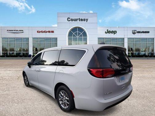 2026 Chrysler Voyager LX