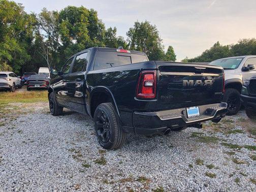 Diamond Black Crystal Pearlcoat 2026 RAM 1500 Big Horn/Lone Star