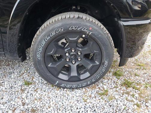 Diamond Black Crystal Pearlcoat 2026 RAM 1500 Big Horn/Lone Star