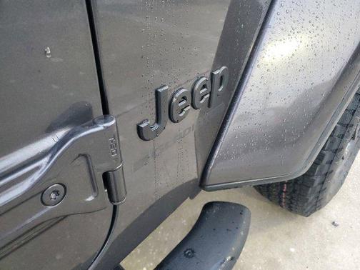 2023 Jeep Gladiator Sport