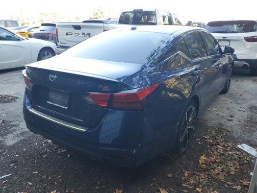 2023 Nissan Altima SR FWD