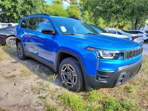 Hydro Blue Pearlcoat 2026 Jeep Cherokee Laredo