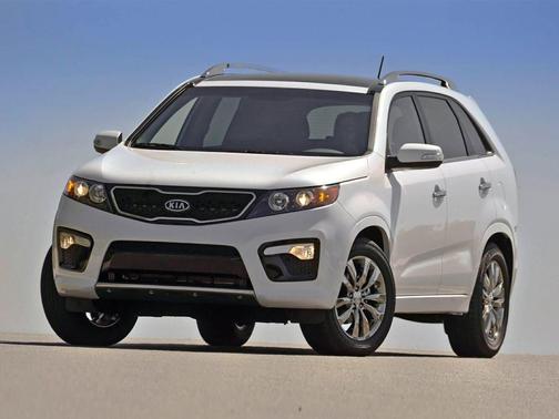 Bright Silver 2013 Kia Sorento SX