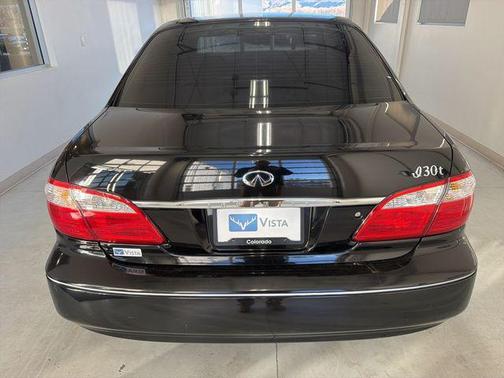 Black Obsidian 2000 INFINITI I30