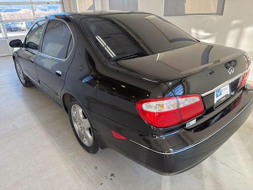 Black Obsidian 2000 INFINITI I30