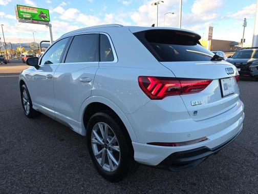 2022 Audi Q3 45 S line Premium