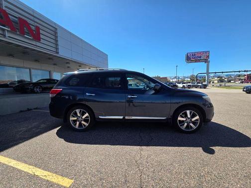 Arctic Blue Metallic 2016 Nissan Pathfinder Platinum