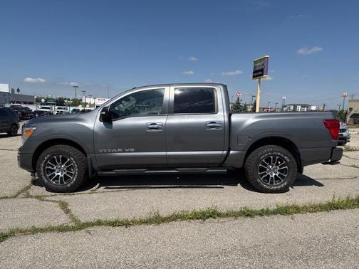 2020 Nissan Titan SV