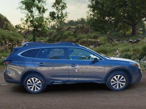 Ice Silver Metallic 2020 Subaru Outback Premium
