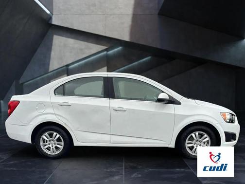Summit White 2014 Chevrolet Sonic LT