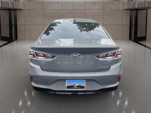 2019 Hyundai SONATA Hybrid SE