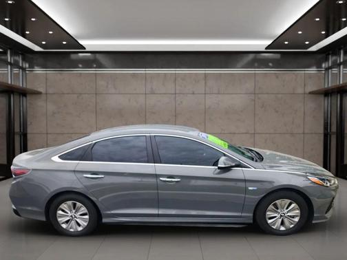 2019 Hyundai SONATA Hybrid SE