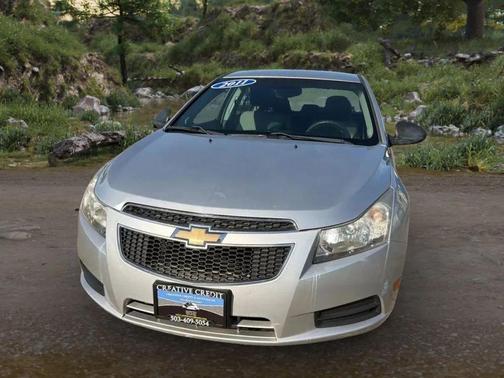 Silver Ice Metallic 2011 Chevrolet Cruze LS
