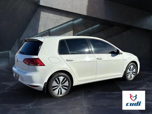 White 2016 Volkswagen e-Golf SE