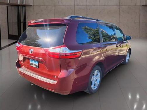 2017 Toyota Sienna LE