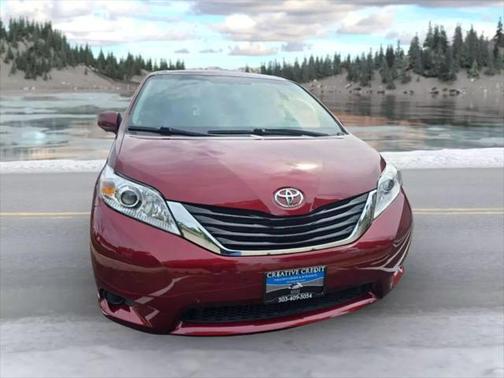 2017 Toyota Sienna LE