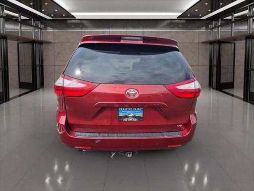 2017 Toyota Sienna LE
