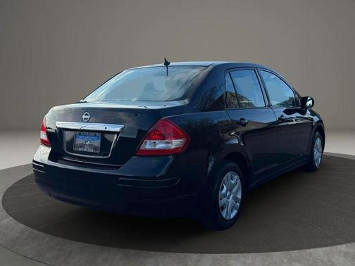 2010 Nissan Versa 1.8 S