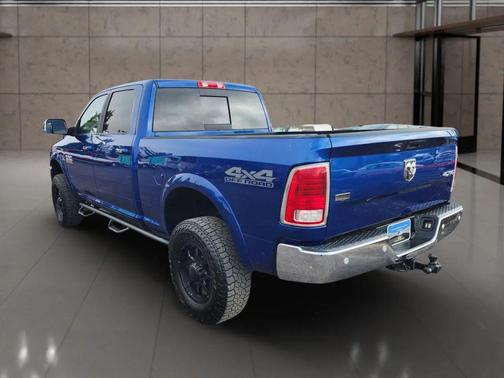2018 RAM 2500 Laramie Crew Cab 4x4 6'4' Box