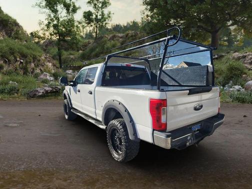 Oxford White 2017 Ford F-250 XLT