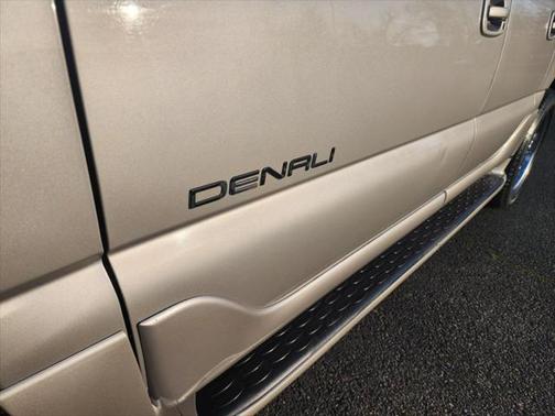 2005 GMC Yukon XL Denali