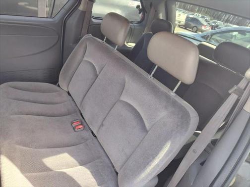 2005 Dodge Caravan SE