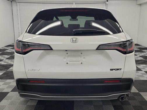 White 2023 Honda HR-V Sport