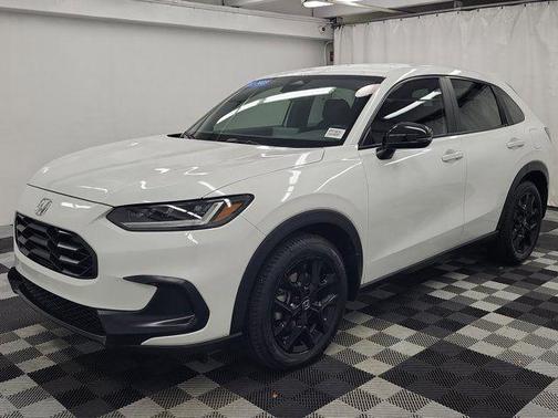 White 2023 Honda HR-V Sport