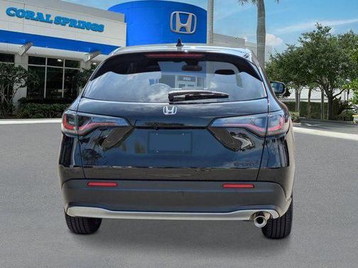 Crystal Black Pearl 2027 Honda HR-V Sport