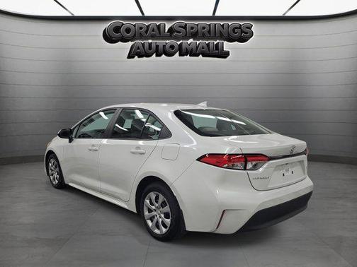 Pearl 2025 Toyota Corolla LE