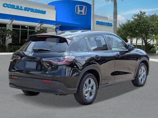 Deep Ocean Pearl 2027 Honda HR-V LX