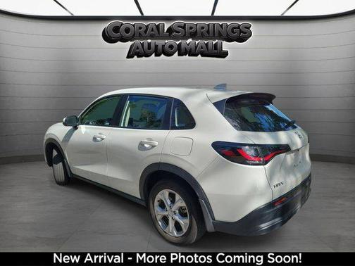 White 2023 Honda HR-V LX