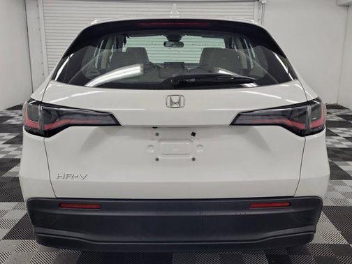 White 2023 Honda HR-V LX
