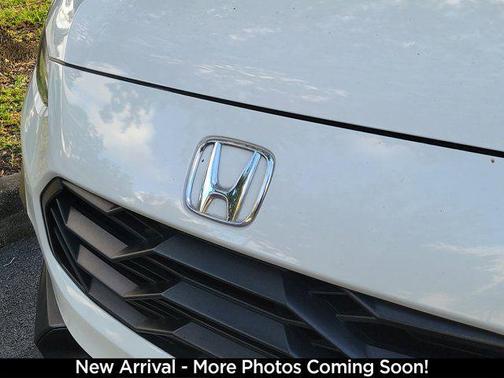 White 2025 Honda HR-V Sport
