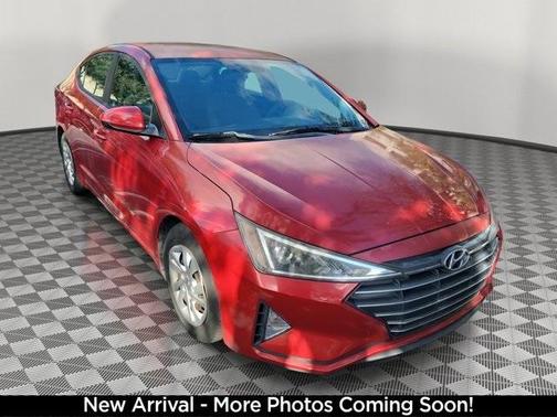 2019 Hyundai ELANTRA SE