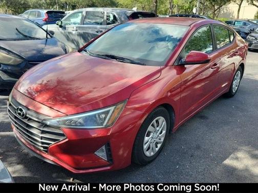 2019 Hyundai ELANTRA SE