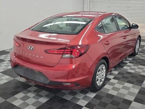 2019 Hyundai ELANTRA SE