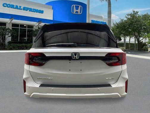 Platinum White Pearl 2026 Honda Odyssey Touring