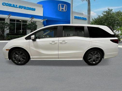 Platinum White Pearl 2026 Honda Odyssey Touring