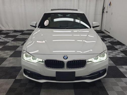 2018 BMW 330 i xDrive