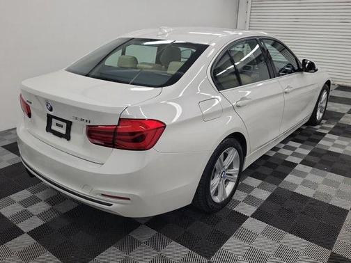 2018 BMW 330 i xDrive