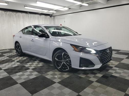 2025 Nissan Altima SR