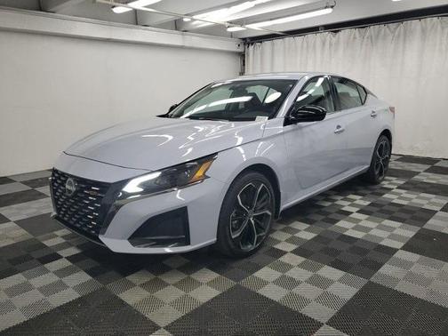 2025 Nissan Altima SR