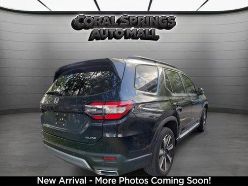 Black 2023 Honda Pilot Elite