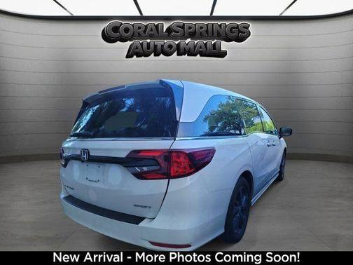 Platinum White Pearl 2024 Honda Odyssey Sport