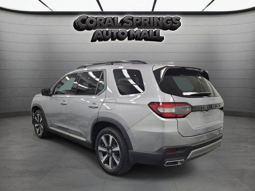 Lunar 2025 Honda Pilot Touring