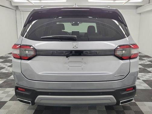 Lunar 2025 Honda Pilot Touring