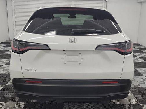White 2024 Honda HR-V LX
